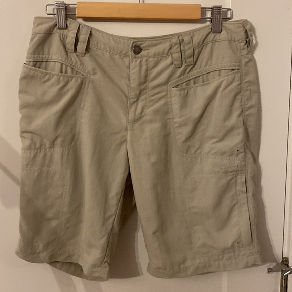 Columbia Titanium Khaki Trekking Shorts - Picture 3 of 5
